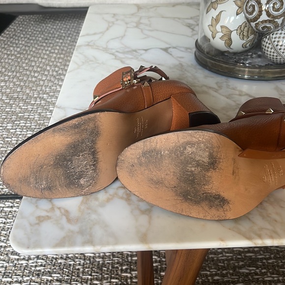 Valentino rock stud ankle leather boots.. size 39 1/2.. block heel 2 1/2 inches - Picture 5 of 8